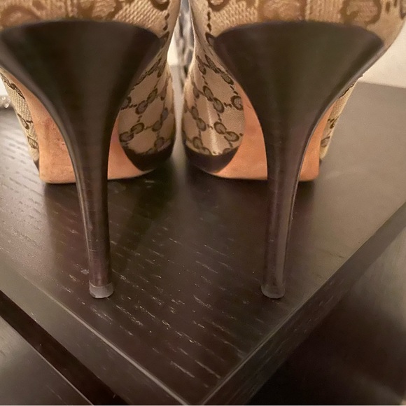 Free shipping **Gucci Beige/Brown GG Canvas Horsebit Peep Toe Pumps - Picture 8 of 9